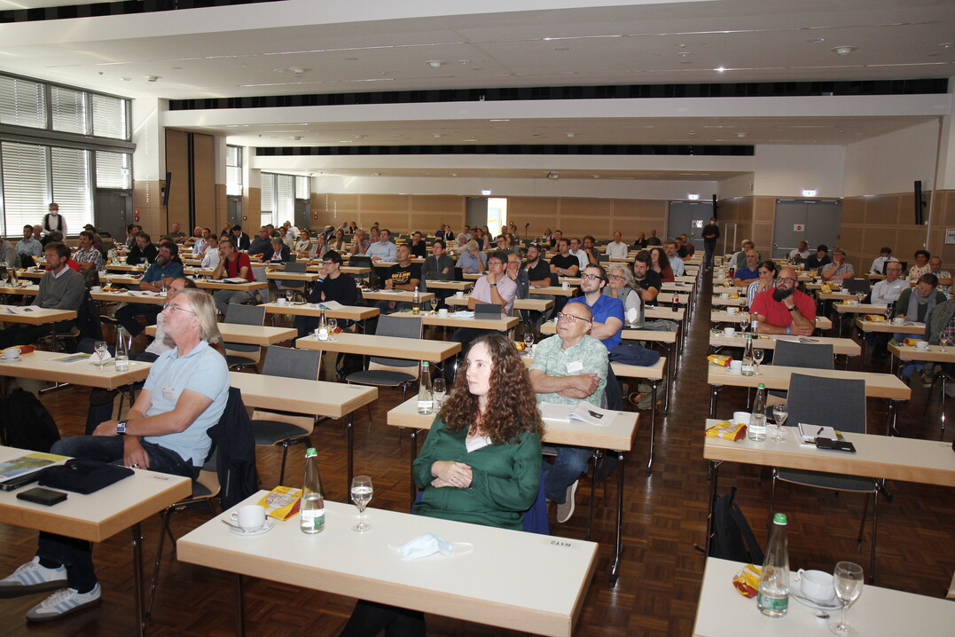 Blick in den Saal