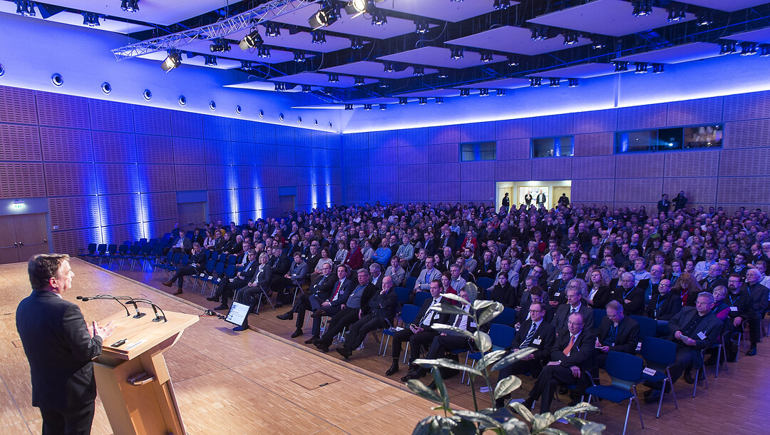 Essen wird zur Bühne für den Internationalen Architektur-Kongress 2018. Am 10. Januar 2018 informieren erfahrene Architekten und Ingenieure zum Thema „Neues Bauen mit Stahl – Baukultur im urbanen Kontext“.