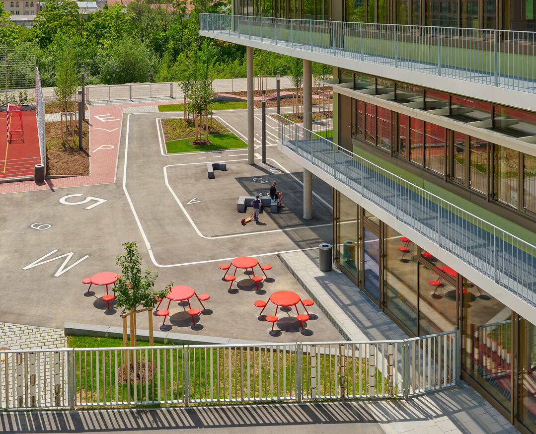 Grundschule Infanteriestrae
Mnchen; Planung Treibhaus Landschaftsarchitektur - Hamburg