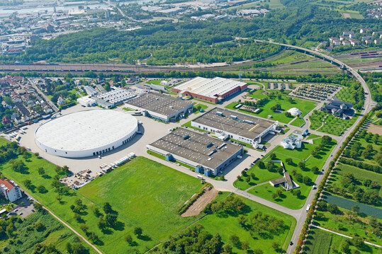 Die Infrastruktur  Straen, versiegelte Flchen  ist fr Bas Smets das Potenzial fr mehr Natur auf dem Vitra Campus.
