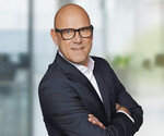 Oliver Aue, Vorstand fu¨r Marketing der bluegardens AG iG, ist eine international erfahrene Fu¨hrungskraft mit mehr als 20 Jahren Marketing- und Managementerfahrung in der Gesundheitsbranche.