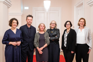 In der Parlamentarischen Gesellschaft: Dr. Lina Sietzl, MdB, Prof. Stephan Lenzen bdla-Prsident, Kerstin Berg bdla-Fachsprecherin Landschaftsplanung, Andrea Gebhard, BAK-Prsidentin, Gudrun Rentsch, bdla-Vizeprsidentin, und Martina Gaebler, bdla-Prsidiumsmitglied (v.l.n.r.). 