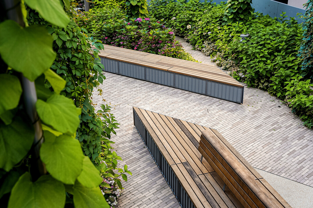 Detaillierung Traversen f�r Vertikalbegr�nung und M�blierung