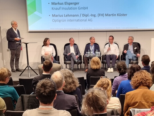 Potenziale und Hrden von Gebudebegrnung im Bestand war Thema des zweitgigen Kongresses im Mai in Berlin.