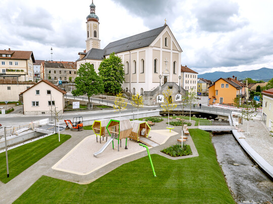 Furth im Wald: Auf der Hofer-Insel entstand im Rahmen der Landesgartenschau 2025 ein neuer Park mit einem Spielbereich f�r kleinere Kinder.
