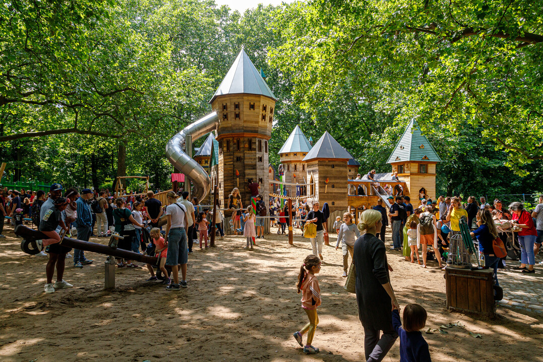 Erffnung des Zauberspielplatzes