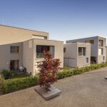 Im letzten Jahr stellten wir von Land Rise die Wohnanlage "im Bergäcker" vor. Das Projekt erhielt 2024 den BIG SEE Award für sein vorbildliches gemeinschaftliches Wohnkonzept.