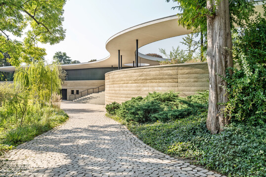 Der 1. Preis im Bereich öffentliche Anlagen ging an Koeber Landschaftsarchitektur in Stuttgart für die neue Parkmitte im Luisenpark Mannheim.