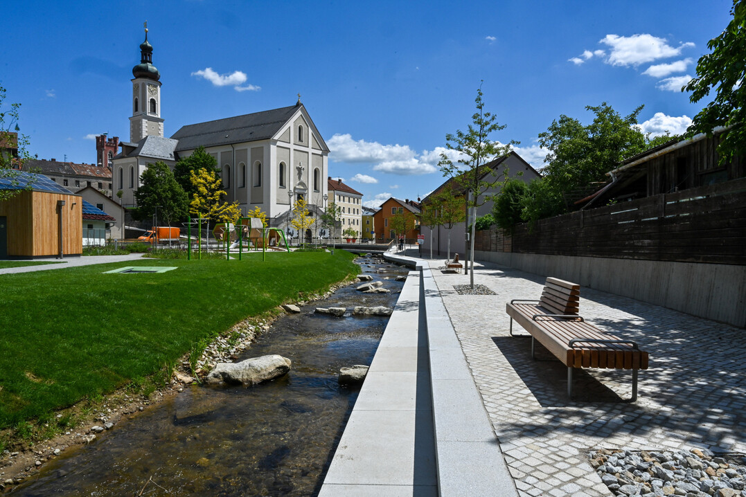 Neugestaltete Uferkanten und endlich Zugang zum Fluss   das ermglichte die Planung zur Landesgartenschau. 