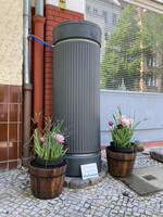 Kleine GüL, aber bestens skalierbar: Die Wassertanke macht Dachwasser der urbanen Blockrandbebauung für die Nachbarschaft verfügbar.