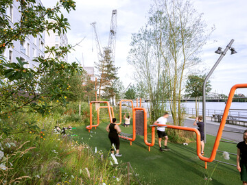 Sport- und Spielbereiche begleiten die Promenade, die nach Fertigstellung rund 1 km lang sein wird.