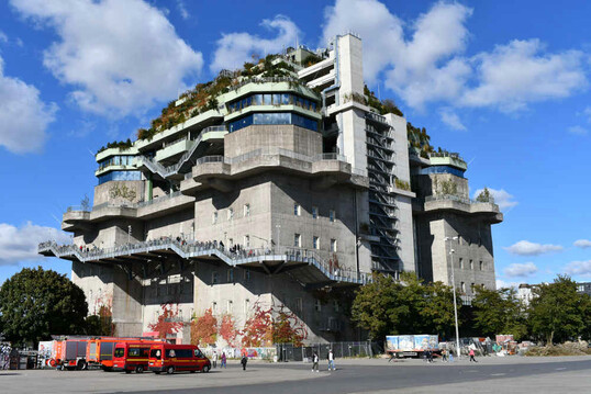 Gewinner 2024 Kategorie Dachbegrnung des Jahres: Der begrnte Hochbunker in Hamburg.