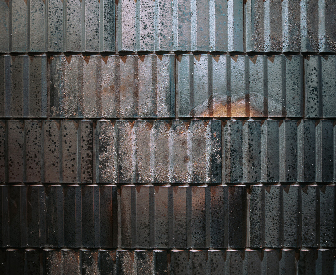 Die Euromodul-Klinker von GIMA bieten nahezu unbegrenzte Gestaltungsoptionen. Individuelle Oberflchen, Farben und Strukturen erffnen groe Freiheit: je nach Licht entstehen lebendige Spiele von Tiefe, Glanz und Schatten.