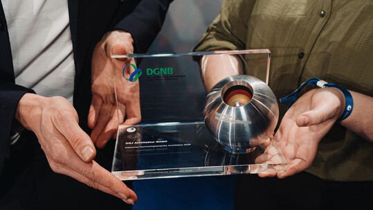 Der Deutsche Nachhaltigkeitspreis Architektur (DNP Architektur) wird ebenfalls auf dem Forum Nachhaltige Architektur vergeben.