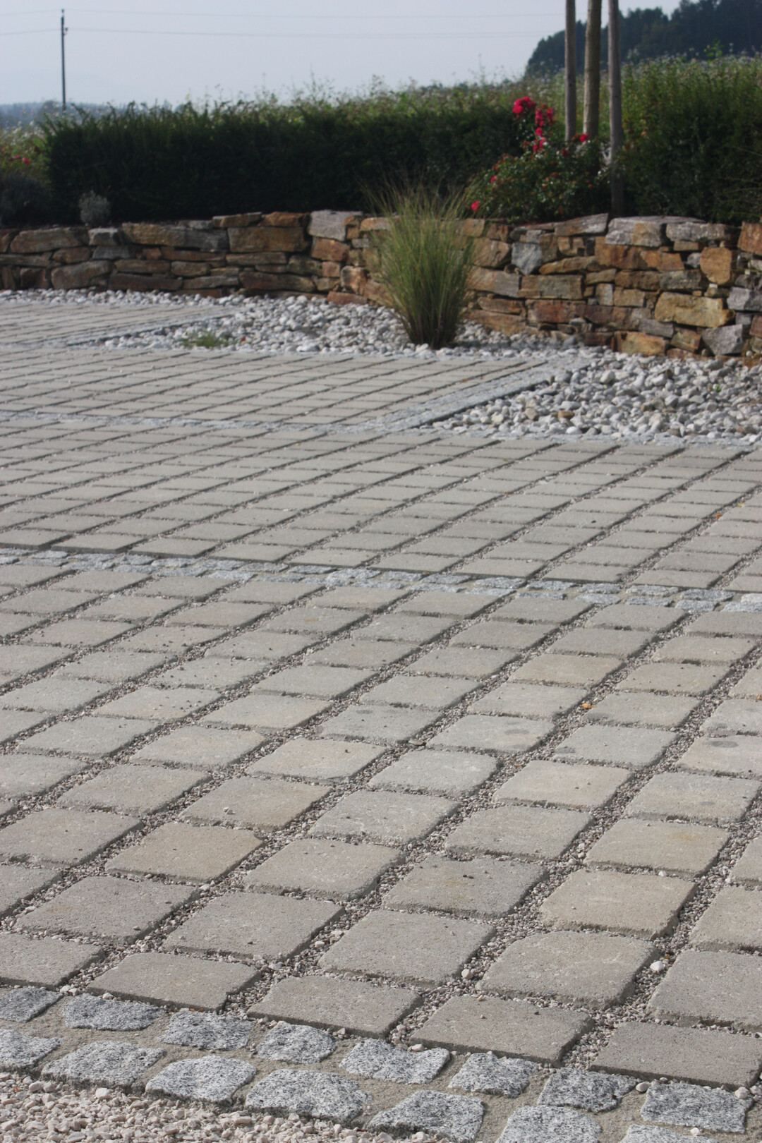 Ideal fr Parkpltze: Das Linden kopflaster Tegula Rasa