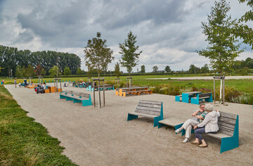 Die BLOC-Elemente von Vestre sind an zentralen Aufenthaltsorten im B�rgerpark Garching platziert.
