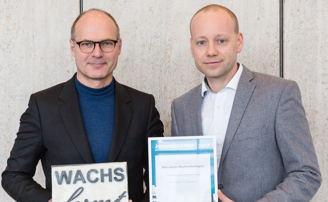 Gewinner des Innovationspreis 2017 der Zulieferindustrie Betonbauteile: Prof. Harald Kloft und Jeldrik Mainka vom ITE der TU Braunschweig
