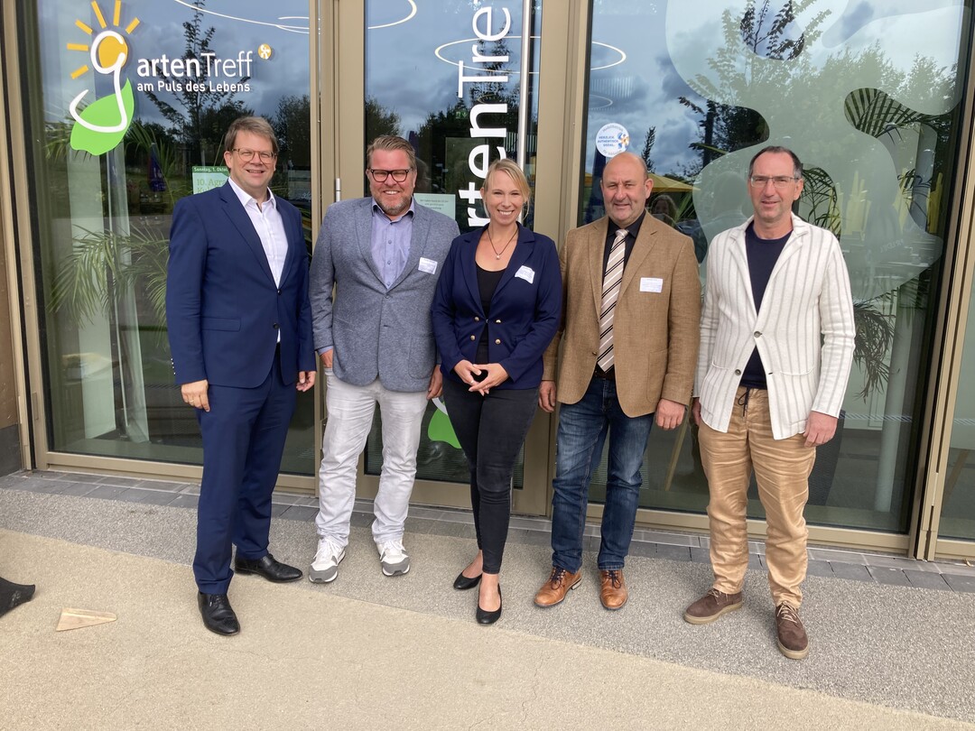 Gartenschauexperten vernetzten sich auf dem Forum Gartenschauen (v.l.n.r. Dr. Heiko Wingenfeld (Oberbrgermeister Fulda), Rdiger Eckhardt (Deutsche Bundesgartenschau Gesellschaft mbH), Carolin Leist (Geschftsfhrerin Frdergesellschaft Landesgartenschauen Hessen und Thringen mbH), Karsten Hain (Prsident Fachverband Garten-, Landschafts- und Sportplatzbau Hessen-Thringen e.V.), Thomas Hellingrath (Geschftsfhrer Landesgartenschau Oberhessen 2027 gGmbH)