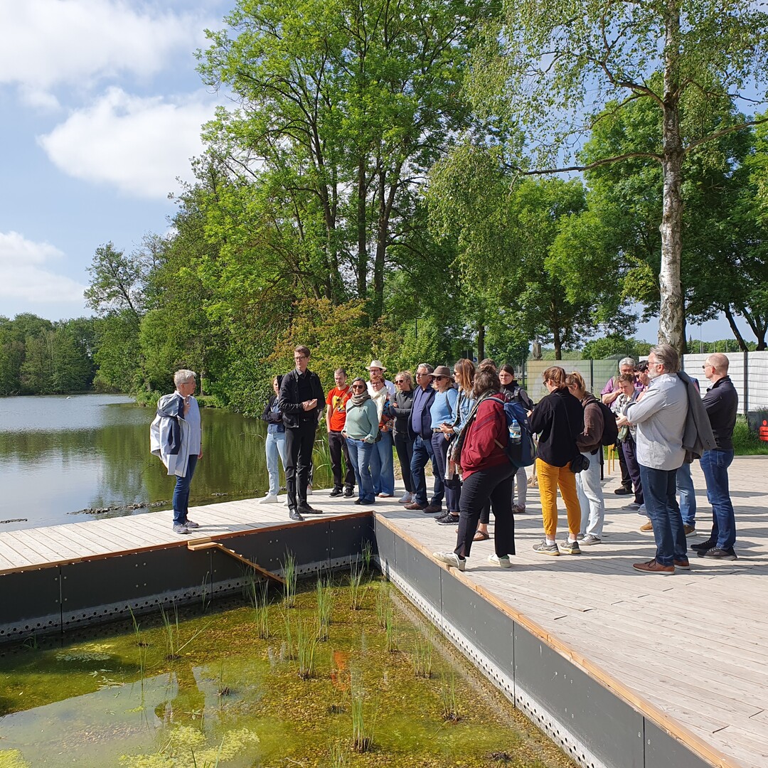 Fhrung von Steffan Robel (A24 Landschaft) ber das Gartenschauareal