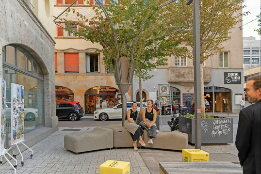 Eine von bislang mehr als 80 Einreichungen f�r die Tilia Awards: ecotrii aus Stuttgart ist ein neuartiger Klimaschirm f�r St�dte. Sie spenden dort Schatten, wo keine B�ume gepflanzt werden k�nnen.