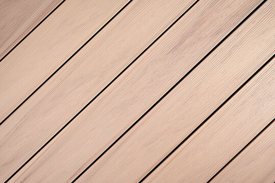 Seit Januar sind die co-extrudierten Dielen aus der PIAZZA-Familie im Fachhandel erh�ltlich.