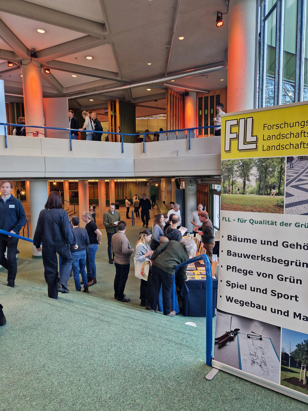 Wie in den vergangenen Jahren bot die FLL einen Sonderverkauf ihrer Regelwerke an.