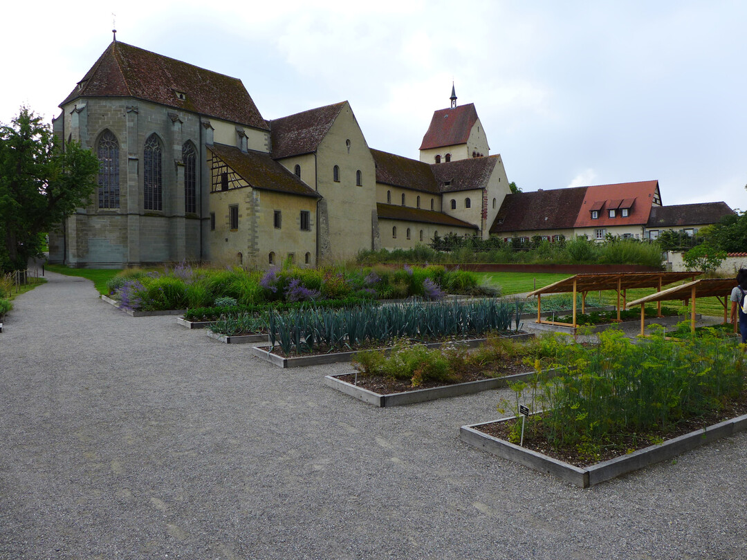 Die Mitte der Klostergärten ist als Ort der Begegnung, des Gesprächs und des Lernens konzipiert.