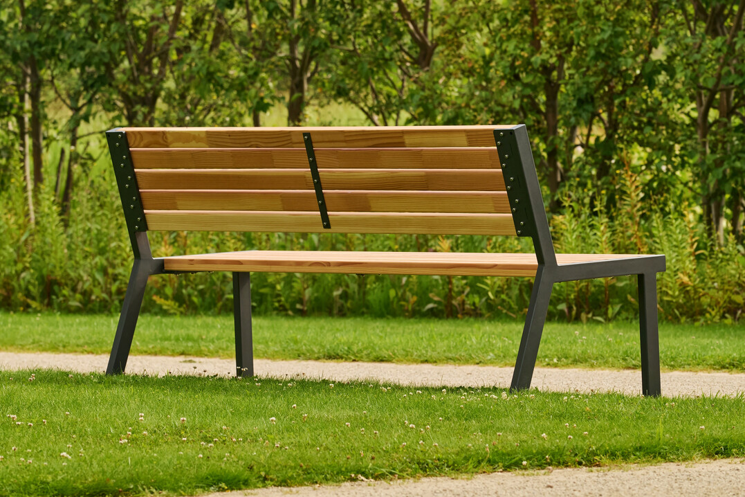 Klar und ohne Schn�rkel: das Modell �Kiel� aus Leimholzlatten