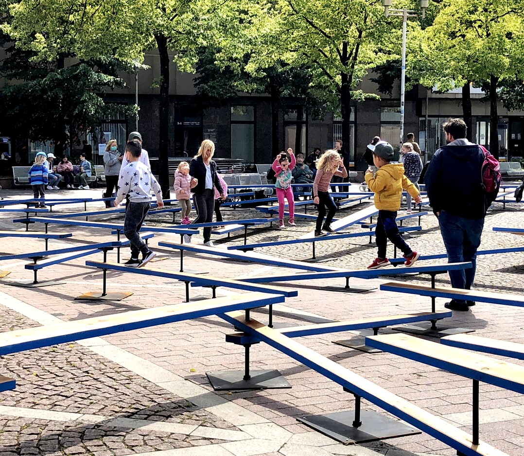 Brettspiel in Bochum, temporrer Spielplatz auf dem Husemannplatz