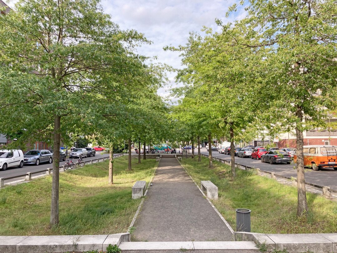 Es geht nur mit Multikodierung der begrenzten Flchen Stadtgrn gegen Hitze und Feinstaub, Regenwassermanagement, Aufenthalt und Erholung.