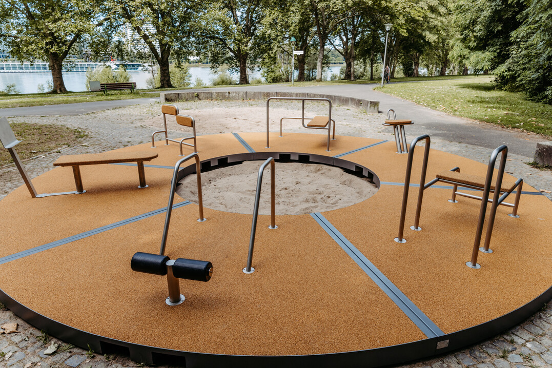 Zentral sind die vier B�s: Begegnung, Bewegung, Begr�nung und Bildung