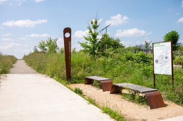 Zugang zum Park in klarer Gestaltsprache