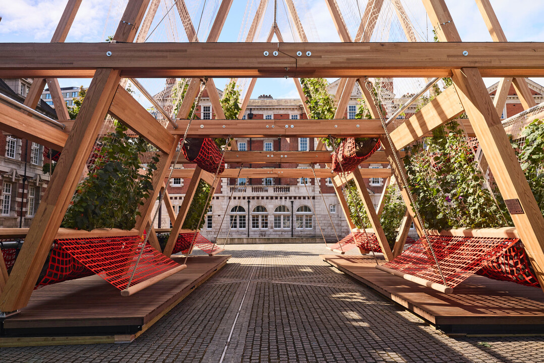 Fr das London Design Festival wurde eine Variante von Verd Space Traingle aufgebaut.