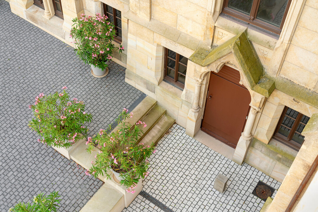 Die Auenanlagen wurden mit dem Pflastersystem GDM.ACENTRO stone gepflastert.