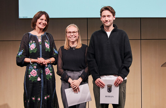 Sieger Aufgabe A: Leonie Butterweck (Mitte) und Bastian ten Haaf