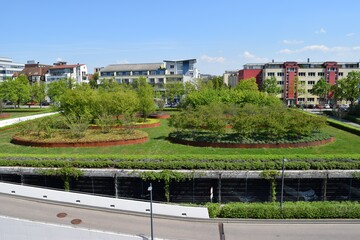 Die Fachvereinigung Bauwerksbegrnung e. V. (FBB) und der Deutsche Dachgrtner Verband e. V. (DDV) haben sich zusammengetan und sind zum Bundesverband GebudeGrn e. V. (BuGG) fusioniert! Bei der Messe GaLaBau in Nrnberg wird sich der neue Verband prsentieren.