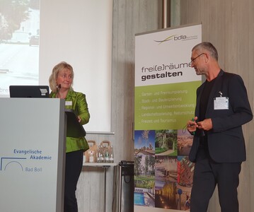 Vortrge und Diskussionen bei der Tagung in Bad Boll: Prof. Claudia Kammann mit Moderator Markus Gnchtel