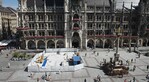 Der Marienplatz wieder in vertrauter Gestalt und mit eingebauter Drainagematte.