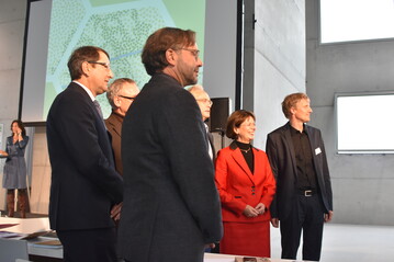 Die Politik macht zwar zur Grnen Infrastruktur gute Miene - aber manchmal schaut sie schlichtweg in die falsche Richtung.