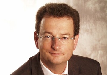 Dr.-Ing. Ernst Smolka wird Geschftsfhrer der Hess GmbH Licht + Form