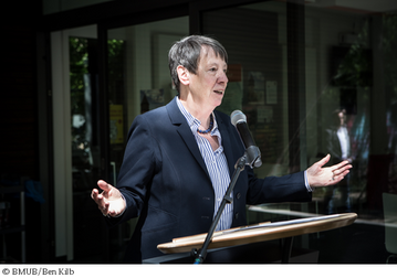 Bundesbauministerin Dr. Barbara Hendricks whrend ihrer Rede. Die diesjhrige Auftaktveranstaltung zum Tag der Stdtebaufrderung am 13. Mai fand im Stadtteil Gallus der Main-Metropole Frankfurt statt.