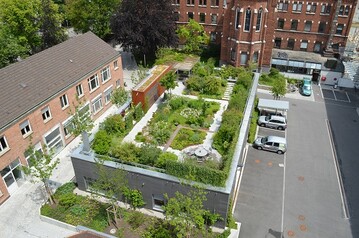 In einer strategischen Partnerschaft gehen FRNKISCHE, Marktfhrer im Regenwassermanagement, und OPTIGRN, Marktfhrer in der Dachbegrnung, knftig die Herausforderungen
rund um urbane Sturzfluten und urbane
Hitzeinseln an.
