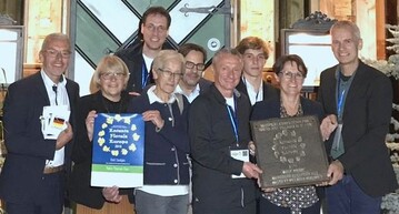 v. l.: Ulrich Kiebler, Helga Brey, Michael Kberle, Elisabeth Gruber, Klaus Nerlich, Stadtgrtner Jens Wehner, Niklas Gentner, OB Doris Schrter, Umweltbeauftragter Thomas Lehenherr  