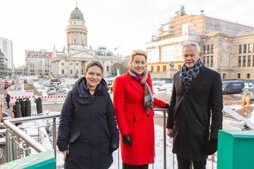 v.l.n.r. StS Dr. Claudia Elif Stutz (SenMVKU), Sen. Franziska Giffey (SenWiEnBe) Christoph Schmidt (GF Grn Berlin)