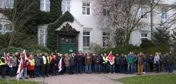 ver.di Bezirk Bremen-Nordniedersachsen demonstriert am Gartenbauamt Bremerhaven