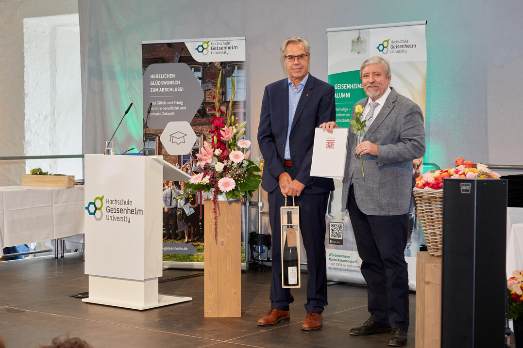 Im September 2022 wurde Prof. Dr. Stephan Roth-Kleyer in den Ruhestand verabschiedet.