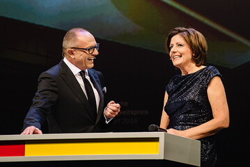 Thema Nachhaltigkeit: Moderator Stefan Schulze-Hausmann im Gesprch mit der rheinland-pflzischen Ministerprsidentin und aktuellen Bundesratsprsidentin Malu Dreyer.