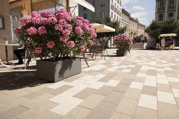 Assoziationen vom sonnigen Sden weckt FCN mit dem neuen Gestaltungspflaster Laguna im warmen Farbdreiklang sandbeige.