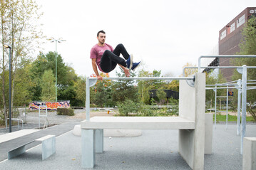 Kevin Rutkowski beim Training auf der auf Zollverein. Mit 600 m ist sie die Grte im Ruhrgebiet. Der fugenlose Fallschutzboden playfix von BSW sorgt fr die ntige Sicherheit der Sportler.