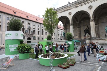 Roadshow Grn in die Stadt auf dem Mnchner Odeonsplatz